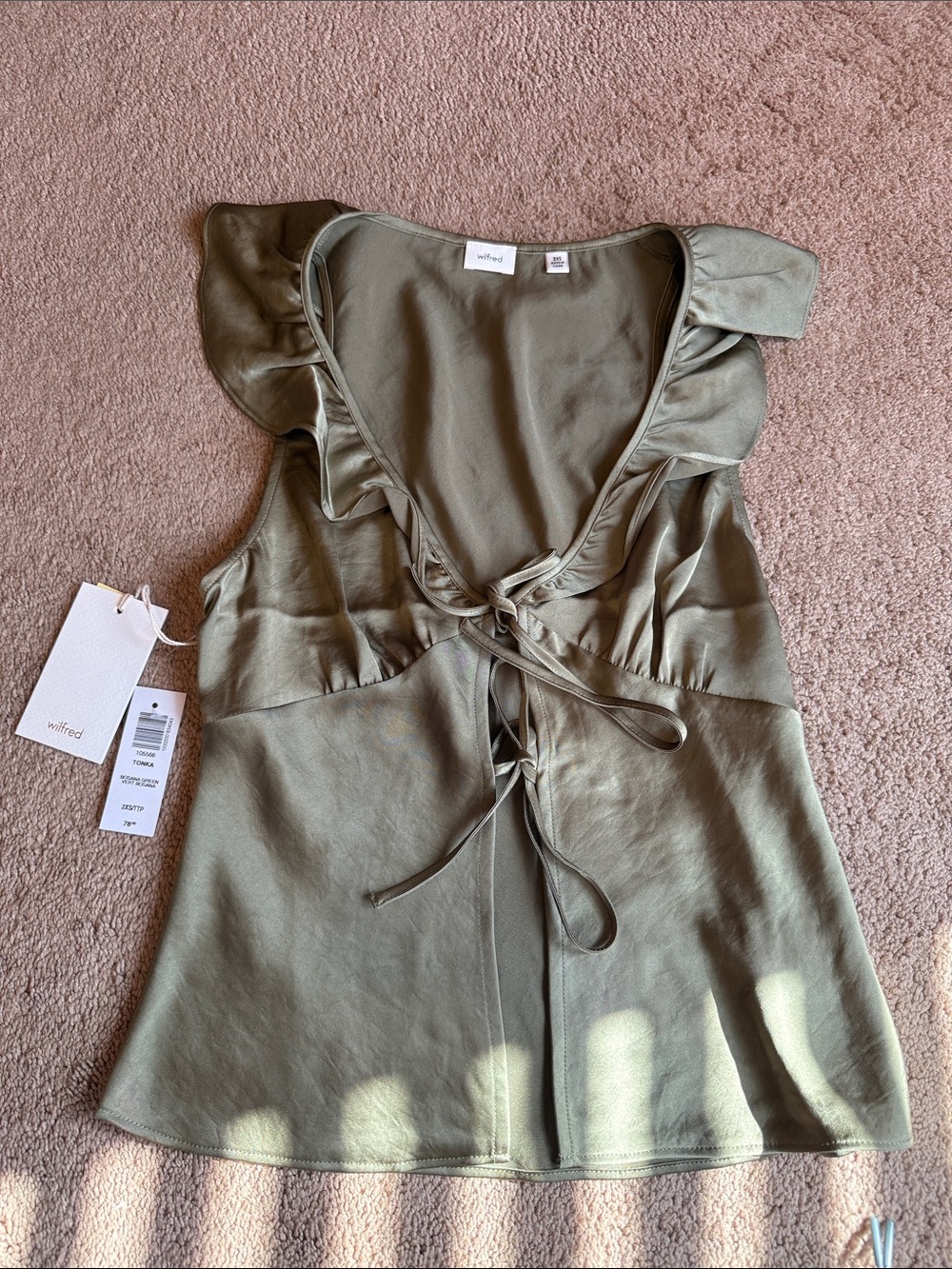 Aritzia Wilfred Olive RuffleTonka Bosa a green Vert top